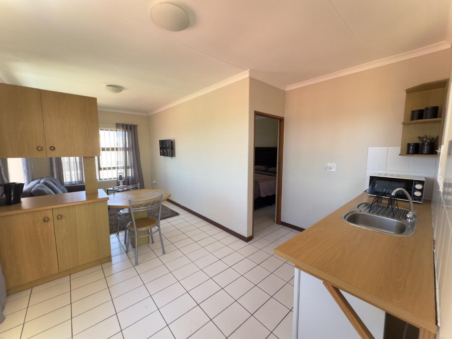 6 Bedroom Property for Sale in Wavecrest Eastern Cape